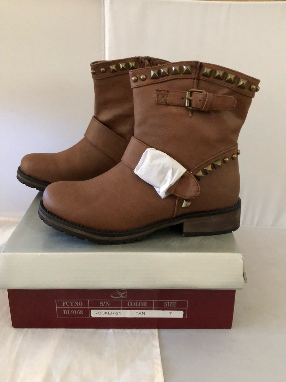 Breckelles Rocker Boots Size 7 New in Box